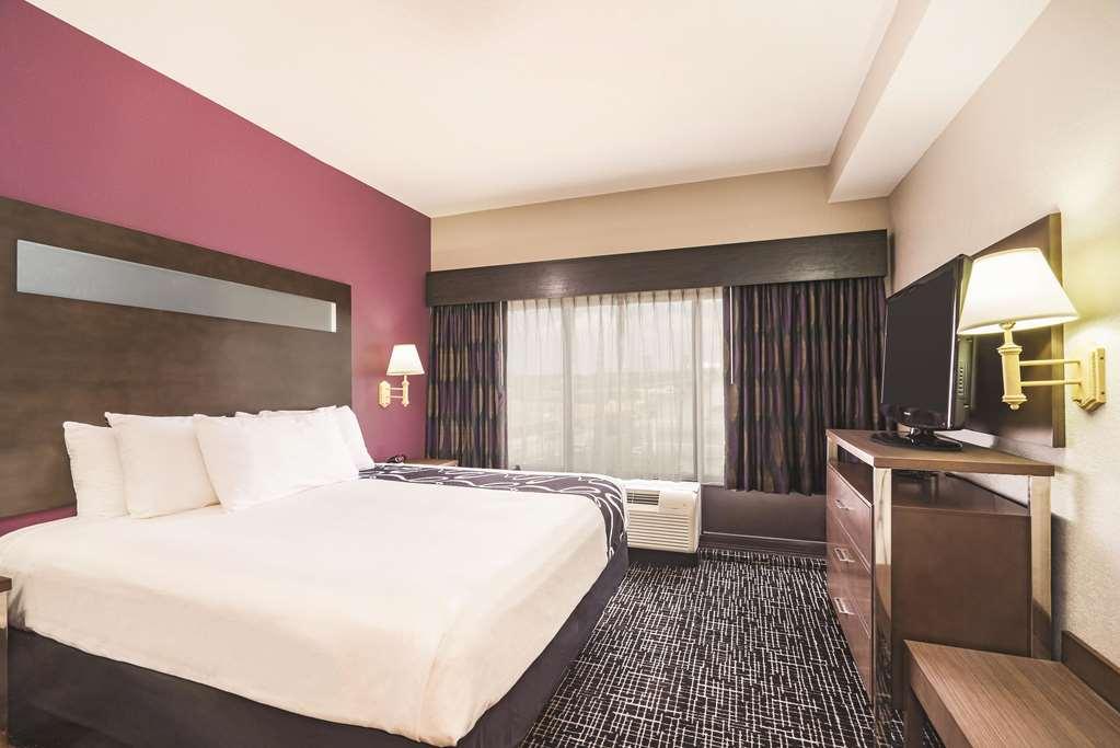 Wingate By Wyndham Memphis East Hotel Room photo