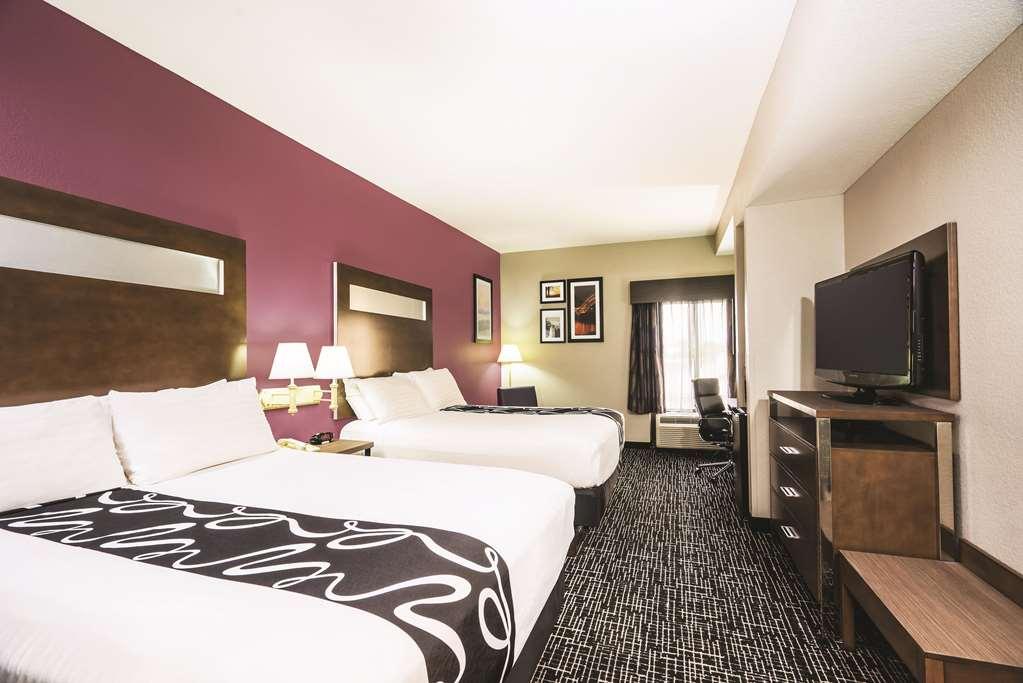 Wingate By Wyndham Memphis East Hotel Room photo