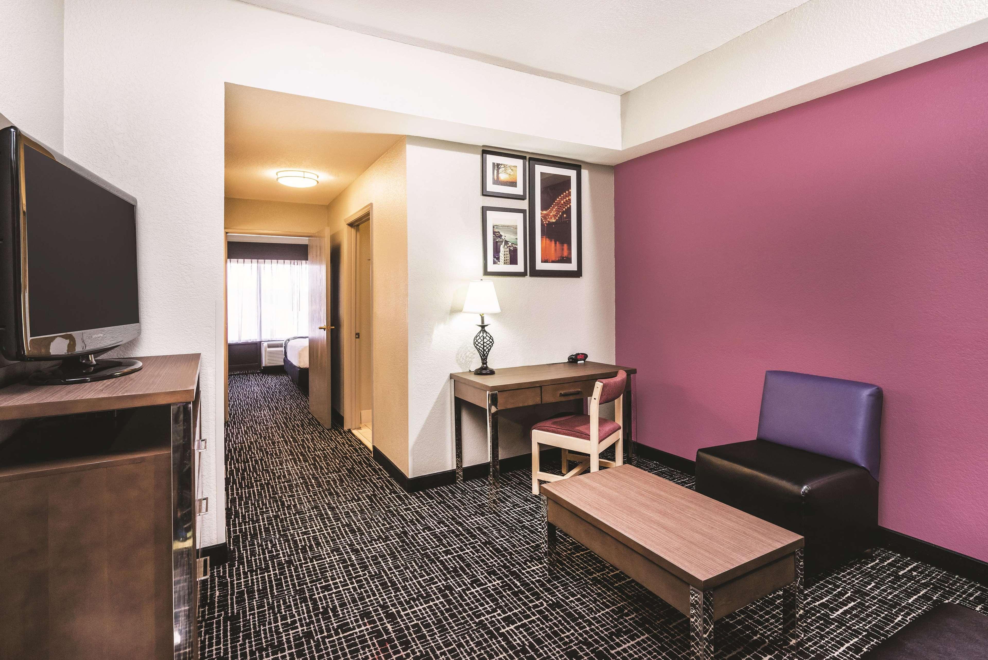 Wingate By Wyndham Memphis East Hotel Exterior photo