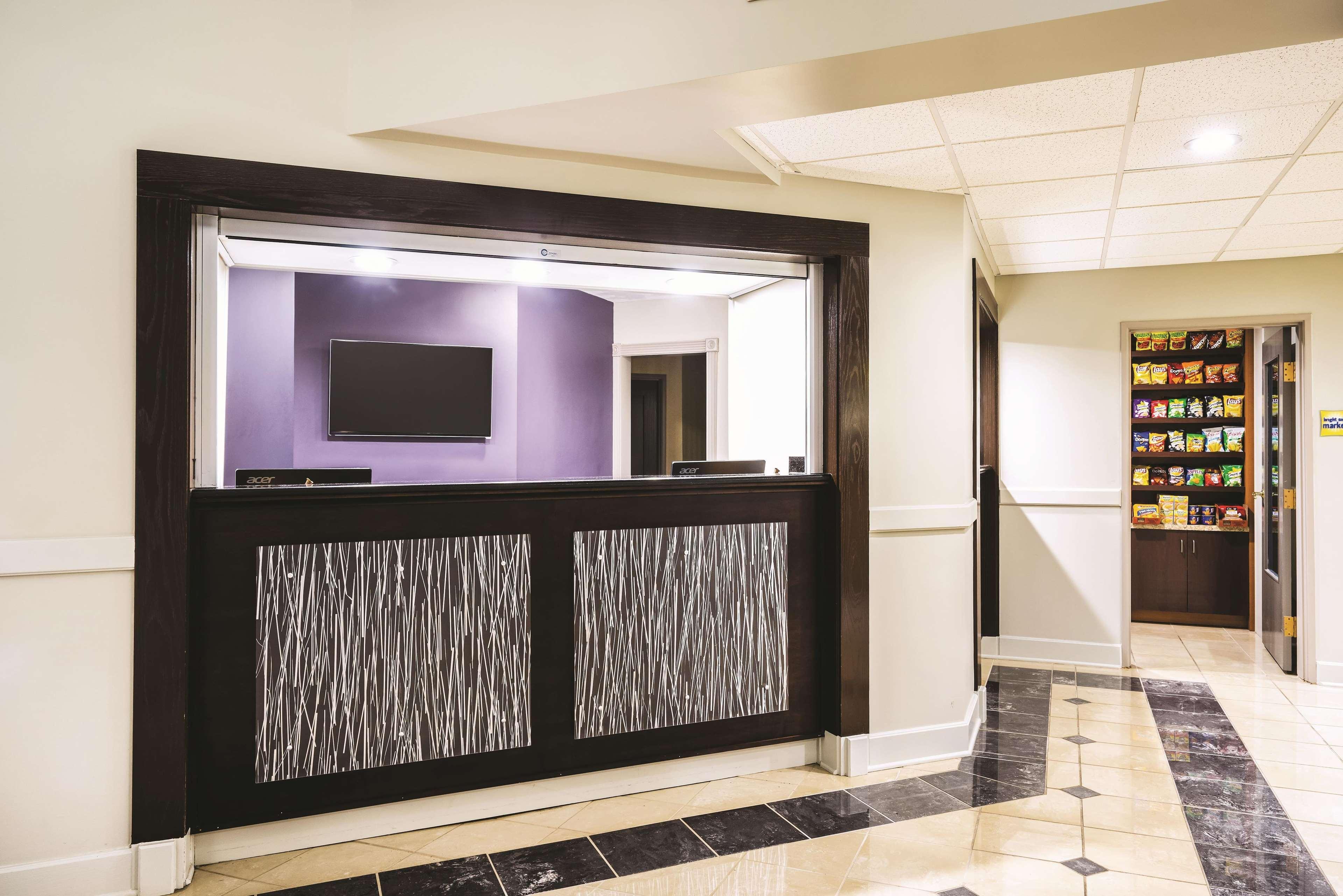 Wingate By Wyndham Memphis East Hotel Exterior photo