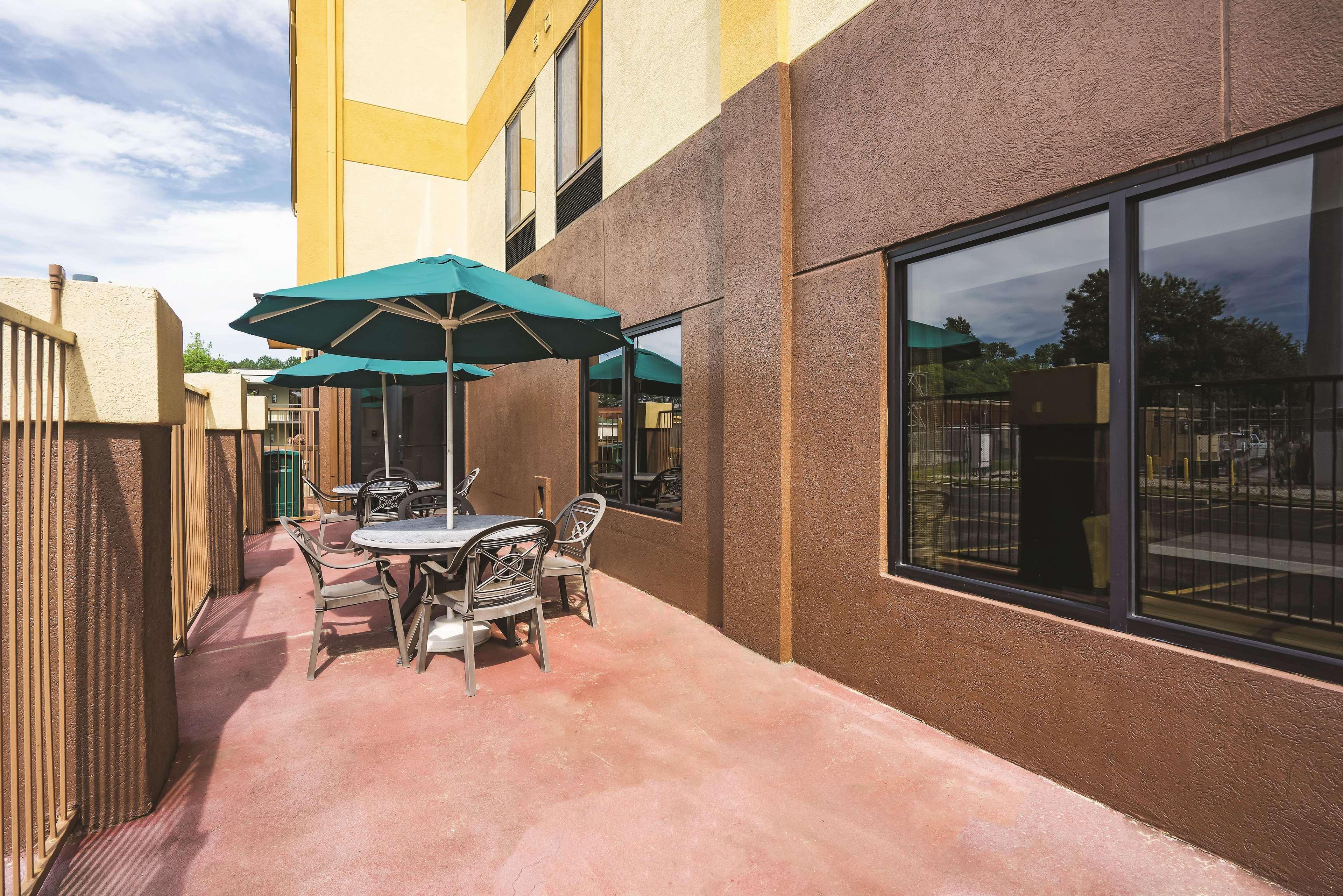 Wingate By Wyndham Memphis East Hotel Exterior photo
