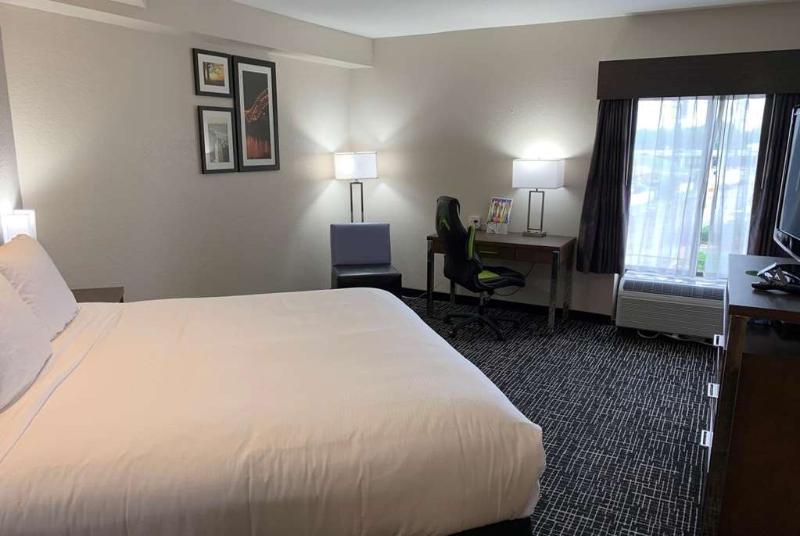 Wingate By Wyndham Memphis East Hotel Exterior photo
